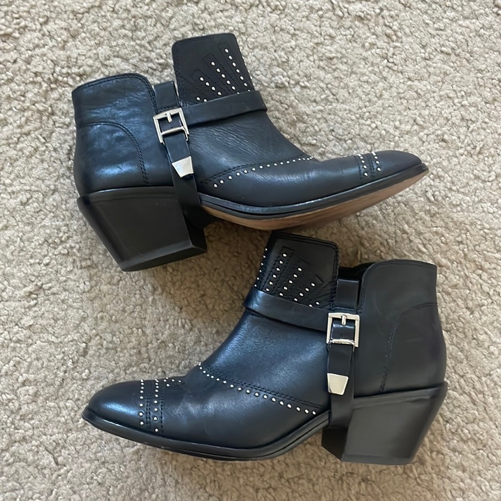 Vince Camuto Dorintina Booties